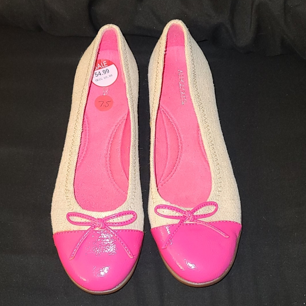 🎀 Pink & Beige Flats 🎀